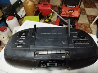 Radio CD Philips a pilas y corriente