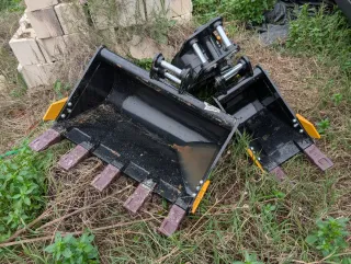 Alquiler Mini Excavadora R330