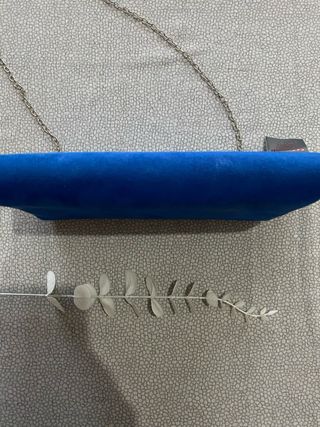 Borsetta blu navy con catena
