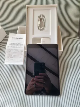 2 iPad: Mini e Air. Air da 16 GB, Mini da 32 GB