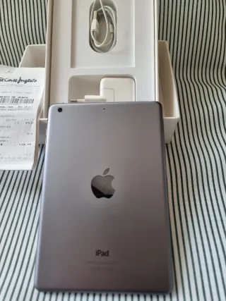 2 iPad: Mini e Air. Air da 16 GB, Mini da 32 GB