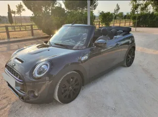 MINI Cooper S Cabrio Sidewalk