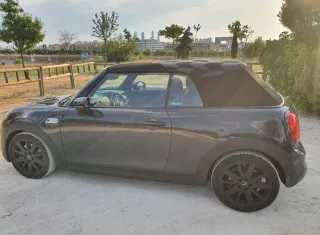 MINI Cooper S Cabrio Sidewalk