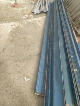 Tejado metálico angular