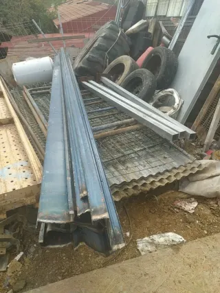 Tejado metálico angular