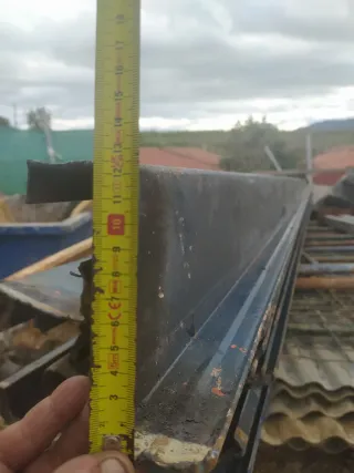 Tejado metálico angular