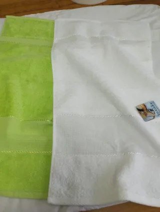 Lote punto de Cruz. Barberos toallas