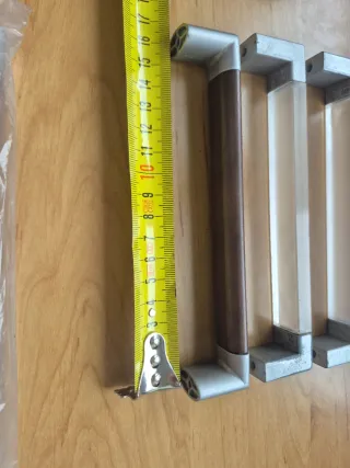 Tiradores Mueble Cocina Madera y Metal o metacrilo