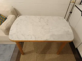 Tavolo allungabile in legno e marmo con cassetto