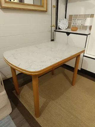 Tavolo allungabile in legno e marmo con cassetto