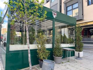 Terrazza con vetro + pavimento composito