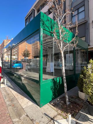 Terrazza con vetro + pavimento composito