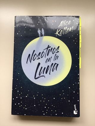 Nosotros en la luna: El libro más vendido del a...