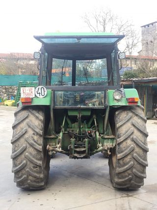 Tractor John Deere 2850 con pala