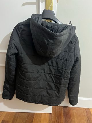 Abrigo para frio y lluvia con capucha de Billabong