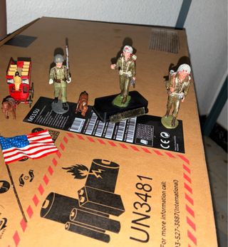 Figure di piombo, vecchi soldatini di piombo.