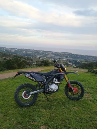 Rieju mrt pro 125 black edition