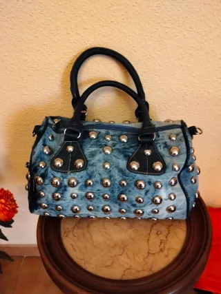 Bolso vaquero con tachuelas