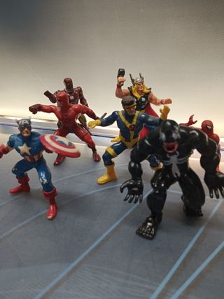 Superhéroes Marvel. 13 figuras PVC Yolanda y Comansi.
