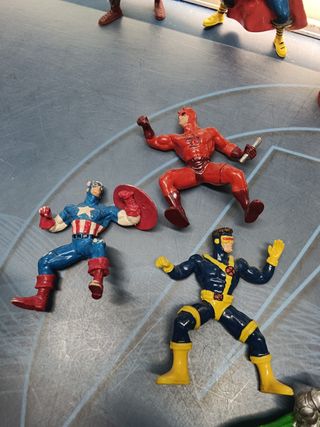 Superhéroes Marvel. 13 figuras PVC Yolanda y Comansi.