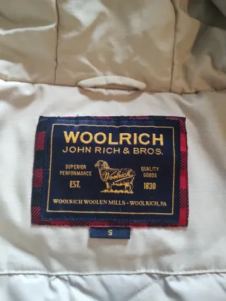 Piumino Woolrich Beige con Cappuccio
