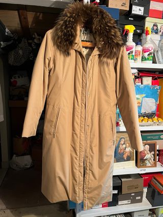Cappotto piuma beige con pelliccia