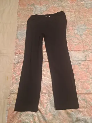 Pantalones de mujer negros y verde oliva