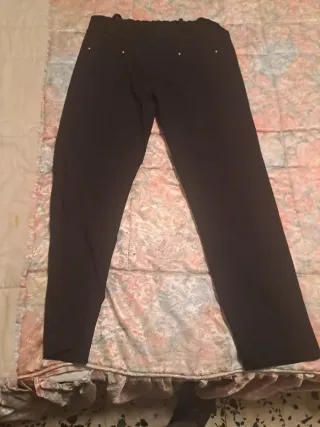 Pantalones de mujer negros y verde oliva