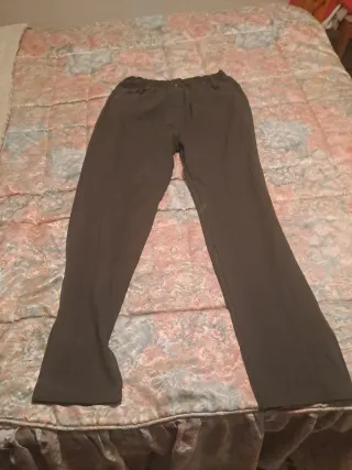 Pantalones de mujer negros y verde oliva