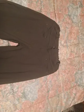Pantalones de mujer negros y verde oliva