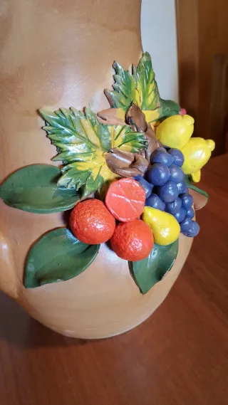 Brocca ceramica vintage decorata frutta h27