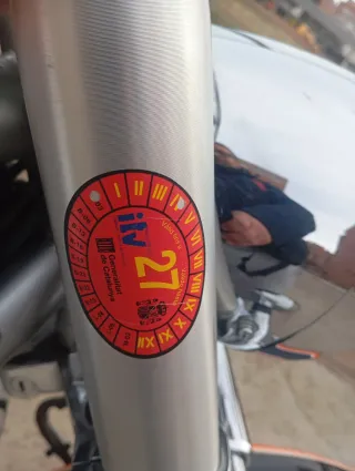 Moto Custom Naranja y Negra