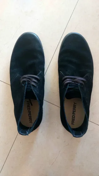 Botín Serraje Fred Perry Negro