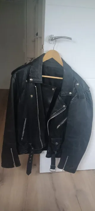 Chaqueta de cuero negra