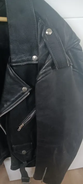 Chaqueta de cuero negra