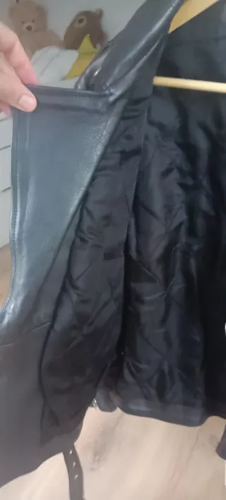 Chaqueta de cuero negra