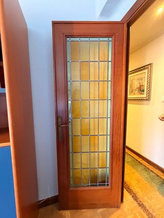 Puerta de madera con vidrieras Dos unidades