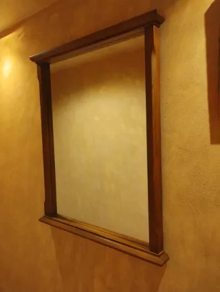 Espejo grande de madera maciza. Nuevo.