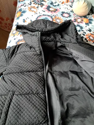 Abrigo acolchado mujer negro