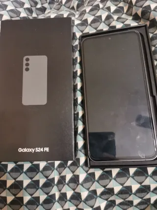Samsung Galaxy S24 FE Gris