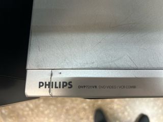 Reproductor Philips DVD/VHS con mando combi
