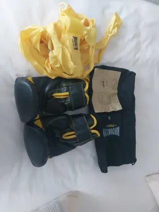 Guantes Boxeo Brooklyn y Cintas Amarillas