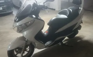 Scooter Suzuki Blanca