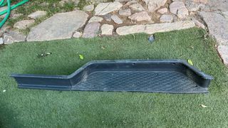 Embellecedor Escalón Iveco Daily Puerta Corredera