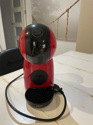 Cafetera Dolce Gusto Roja y Negra