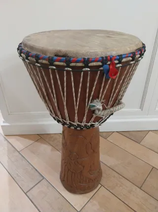 Tamburo Djembe Africano Legno Intagliato