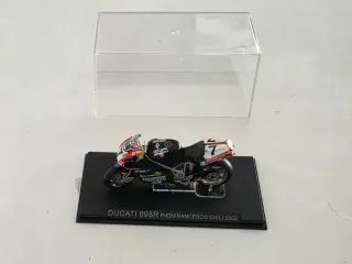 Ducati 998R Pierfrancesco Chili 2002 1:24