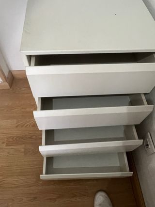 2 Comodini IKEA Bianchi e 1 Comodino IKEA