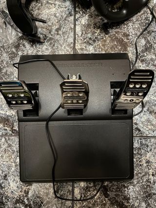 Thrustmaster TMX PRO Volante y Pedales