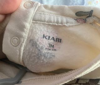 Conjunto Kiabi Flores Beige Talla 3-6 Meses